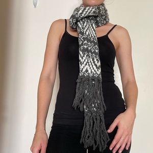 Grey and white knitted scarf